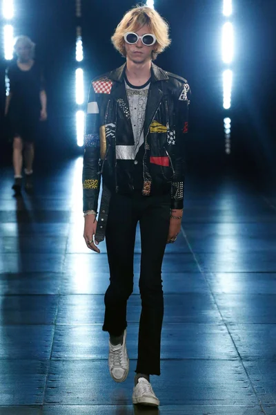 Look 1